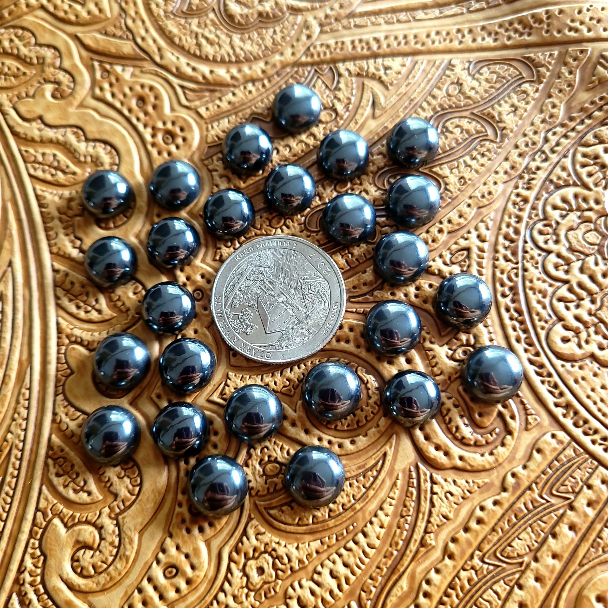 10mm Hematite Round Cab (1 pc)